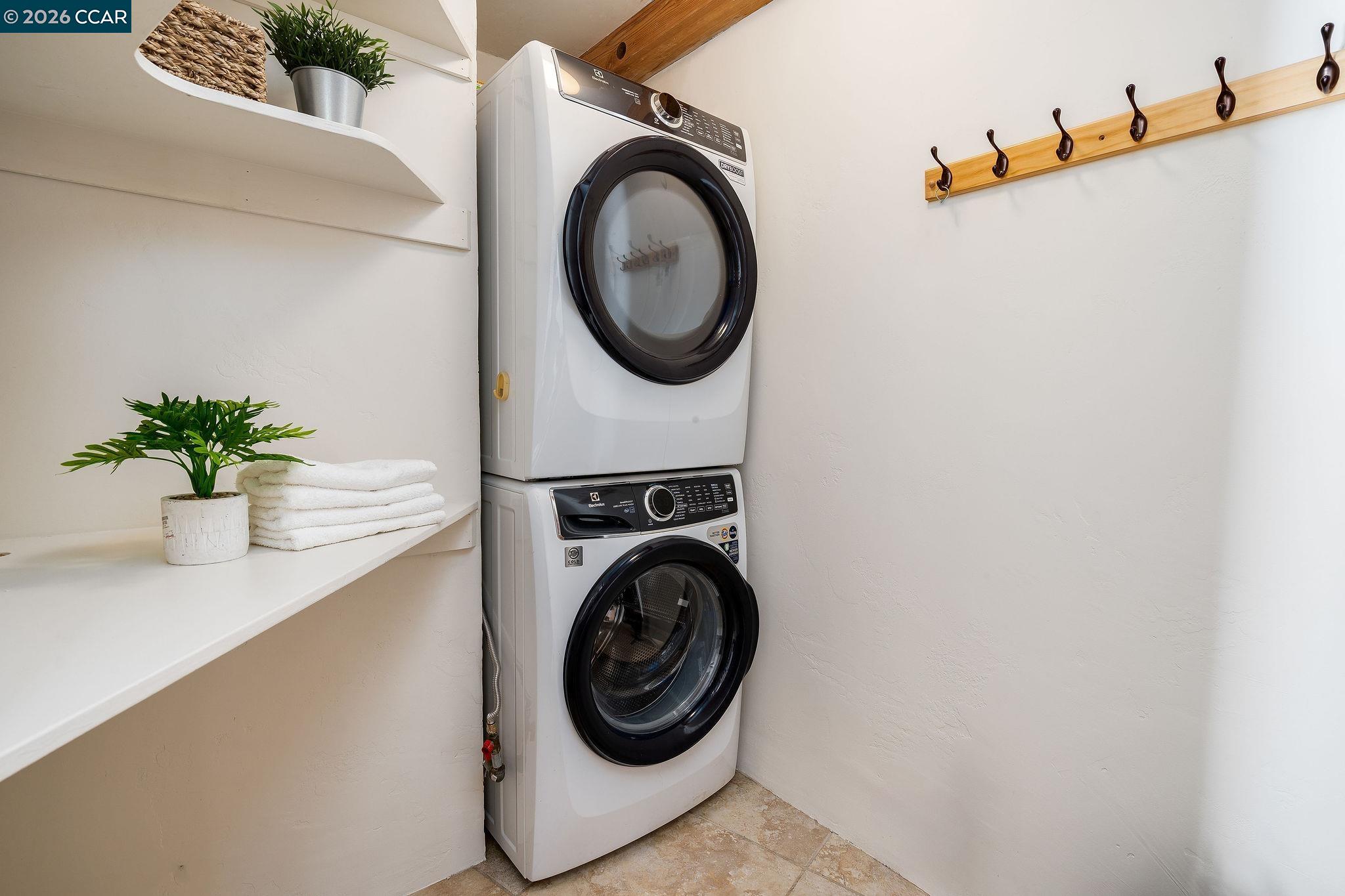 161 Panoramic Way Berkeley, CA 94704 - Photo 32 of 56