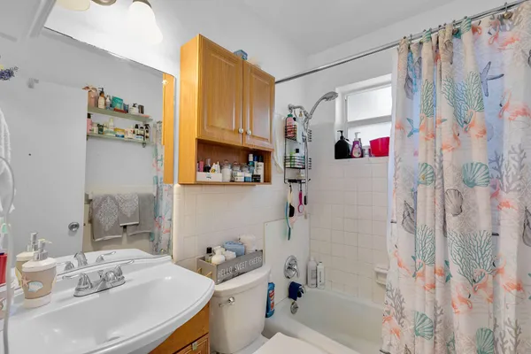 a view of yard with green space