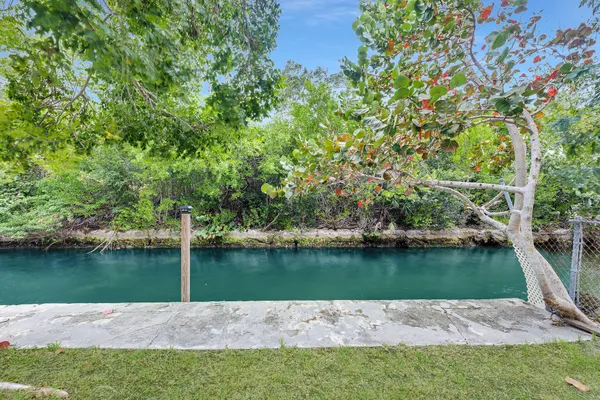 $1,099,000 | 3836-3848 No Name Road, Big Pine Key, FL 33043