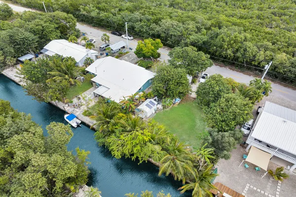 $1,099,000 | 3836-3848 No Name Road, Big Pine Key, FL 33043