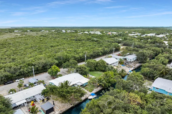 $1,099,000 | 3836-3848 No Name Road, Big Pine Key, FL 33043