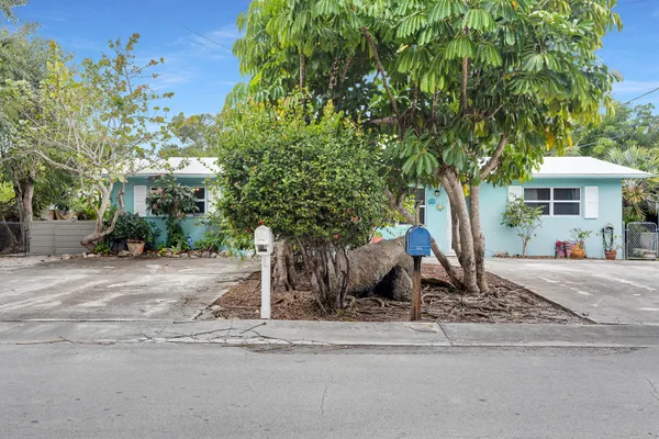 $1,099,000 | 3836-3848 No Name Road, Big Pine Key, FL 33043