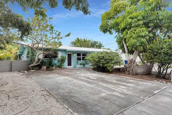 $1,099,000 | 3836-3848 No Name Road, Big Pine Key, FL 33043