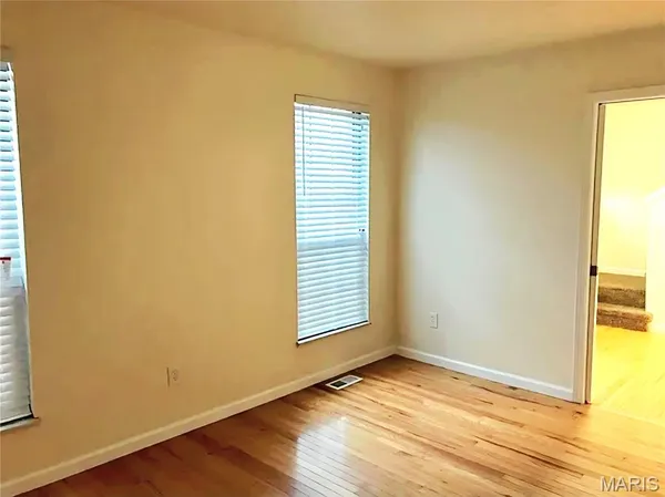 $235,000 | 2049 Kentmore Lane, Chesterfield, MO 63017