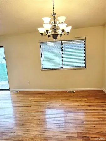 $235,000 | 2049 Kentmore Lane, Chesterfield, MO 63017