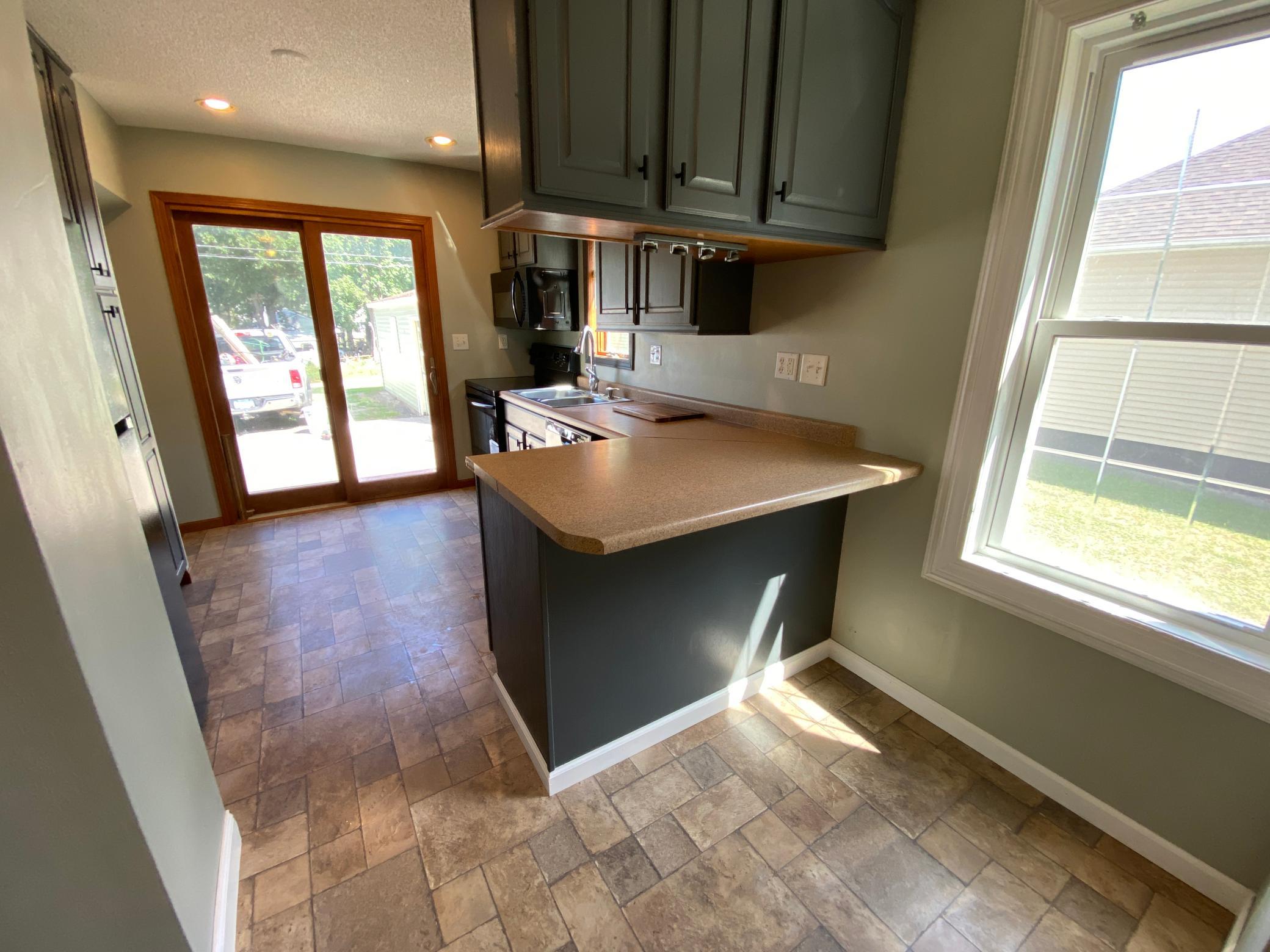 810 North 6th Street Montevideo, MN 56265 - Photo 17 of 45