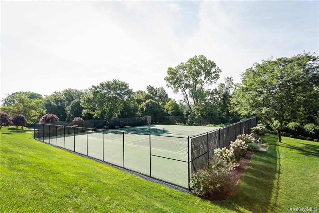 150 Overlook Avenue, Unit 2K Peekskill, NY 10566 - Photo 23 of 26 a view of a backyard