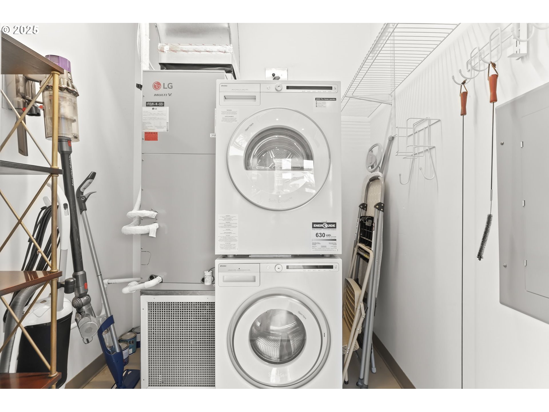 1150 Northwest Quimby Street, Unit 442 Portland, OR 97209 - Photo 20 of 47 a utility room with dryer and washer