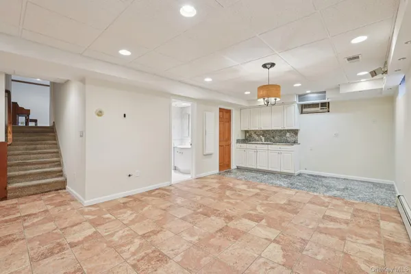 $1,675,000 | 808 Wolfs Lane, Pelham, NY 10803