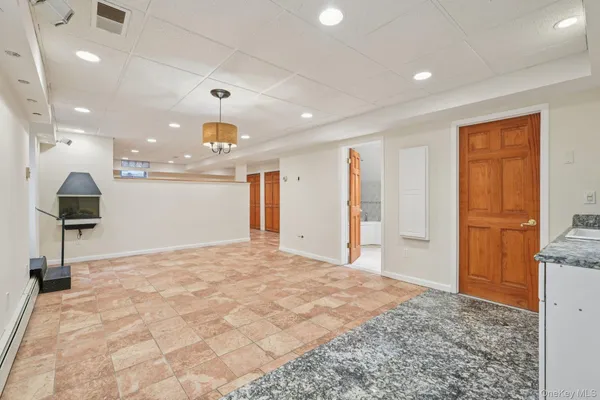 $1,675,000 | 808 Wolfs Lane, Pelham, NY 10803