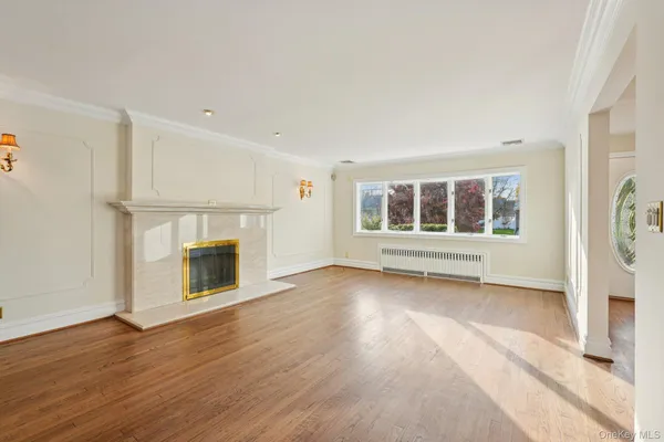 $1,675,000 | 808 Wolfs Lane, Pelham, NY 10803