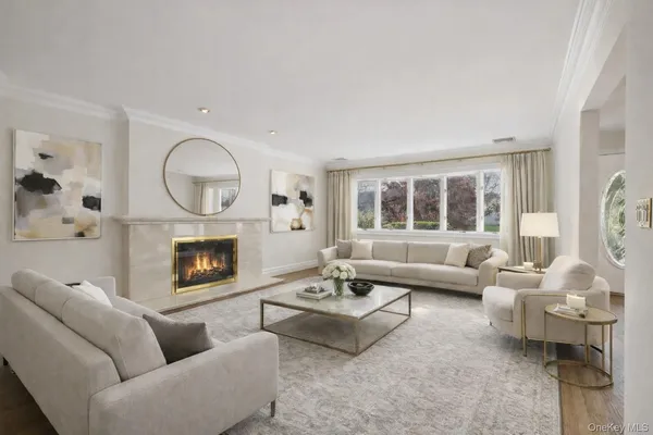 $1,675,000 | 808 Wolfs Lane, Pelham, NY 10803