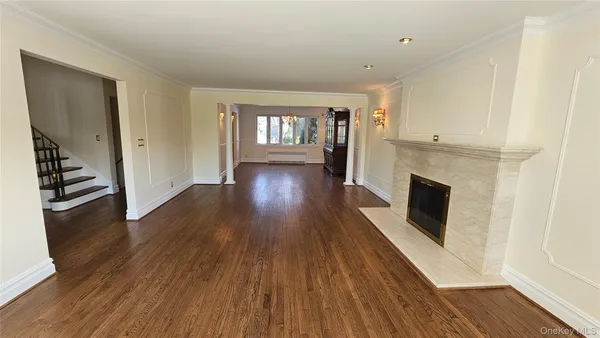 $1,675,000 | 808 Wolfs Lane, Pelham, NY 10803