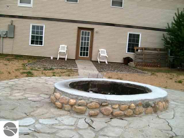 857 Quail Road Southwest Kalkaska, MI 49646 - Photo 4 of 25 1728952-3.JPG