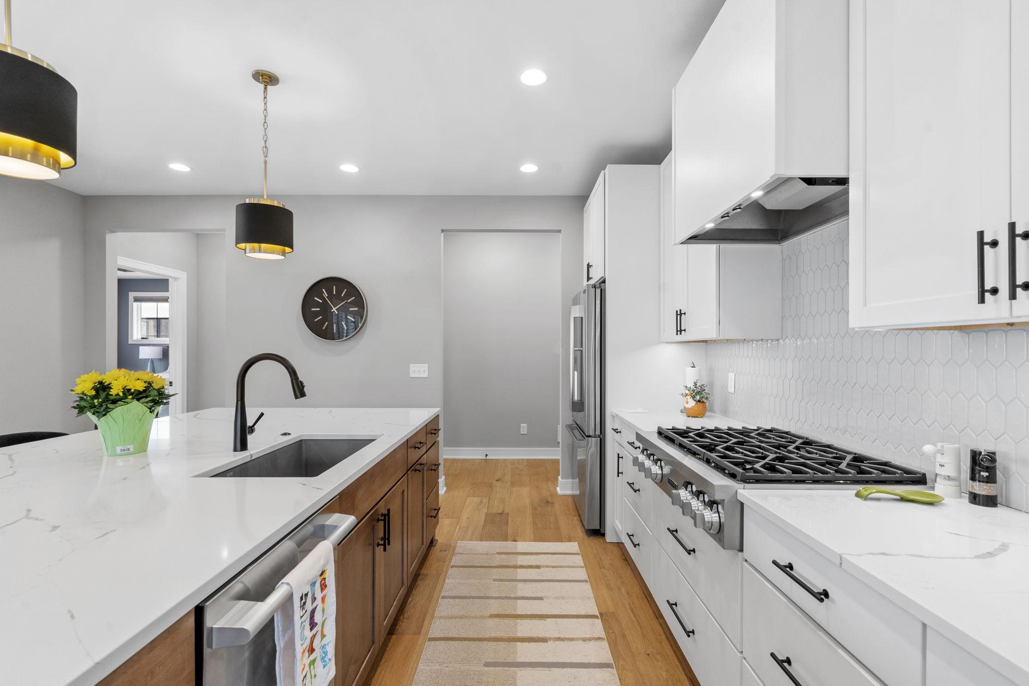 25460 Park Lane Excelsior, MN 55331 - Photo 11 of 56