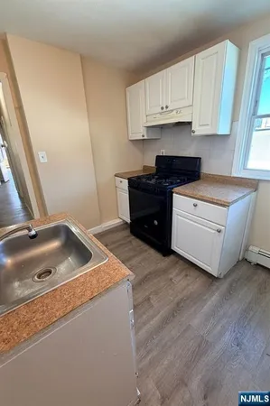 $1,500 | 207 Sussex Avenue, Newark, NJ 07103