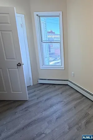 $1,500 | 207 Sussex Avenue, Newark, NJ 07103