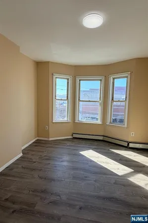 $1,500 | 207 Sussex Avenue, Newark, NJ 07103