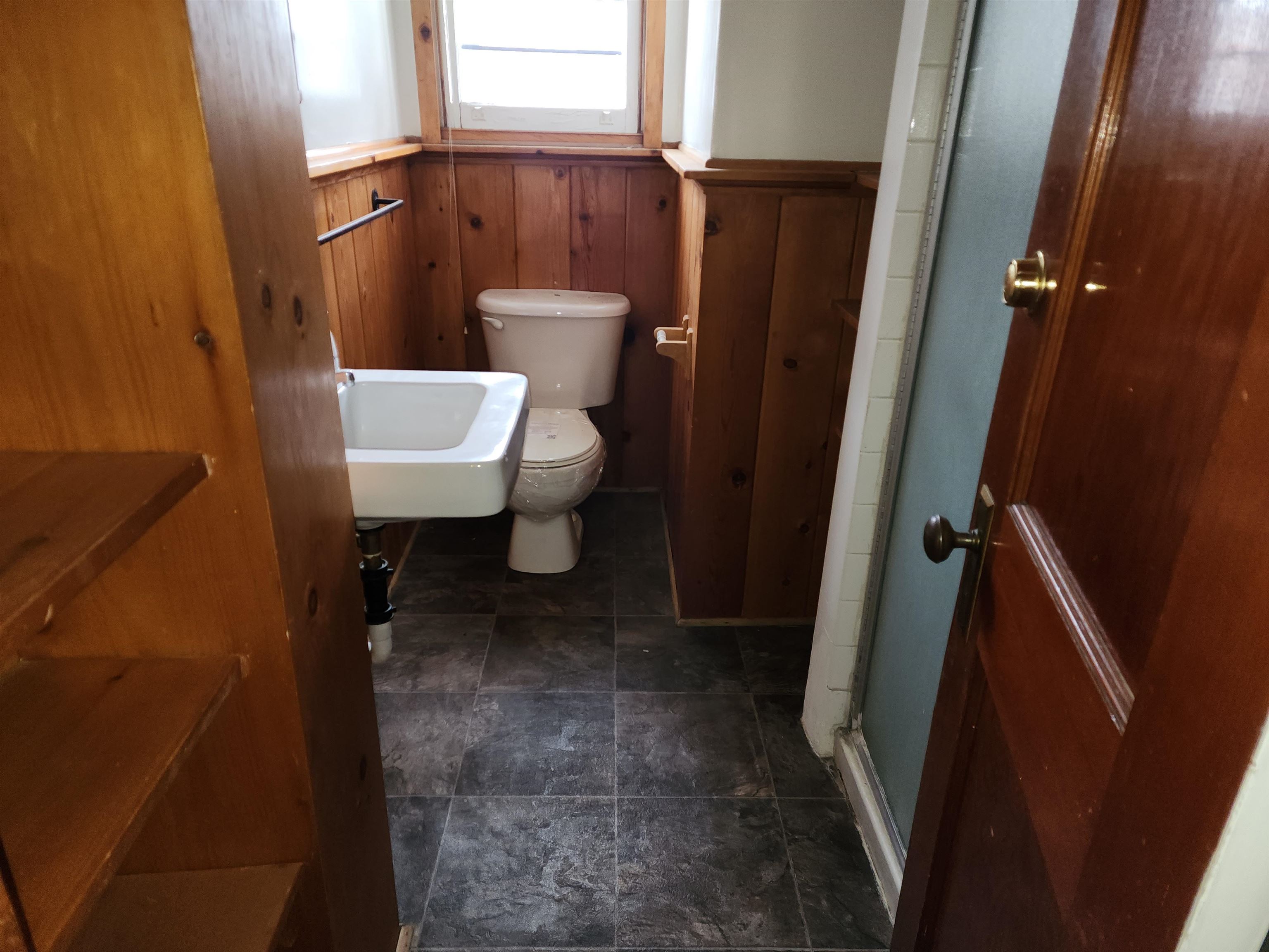 72 Laurel Mountain Road Mammoth Lakes, CA 93546 - Photo 12 of 27 a view of a bathroom