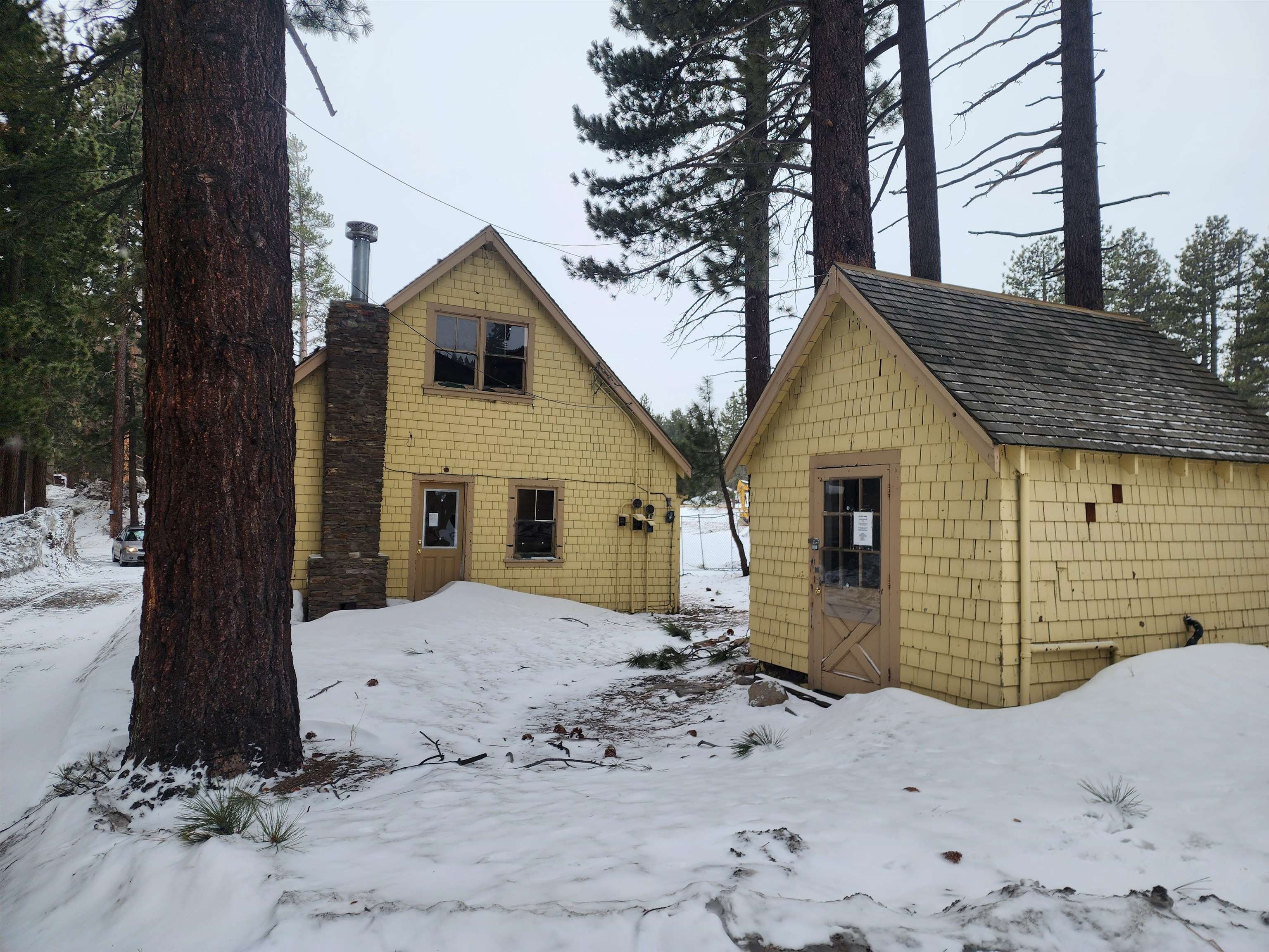 72 Laurel Mountain Road Mammoth Lakes, CA 93546 - Photo 18 of 27 a view of a house with a yard