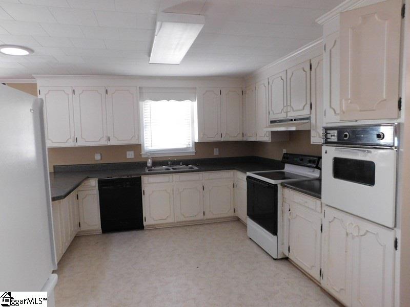 205 Davidson Street Clinton, SC 29325 - Photo 8 of 33 Gallery Image 8