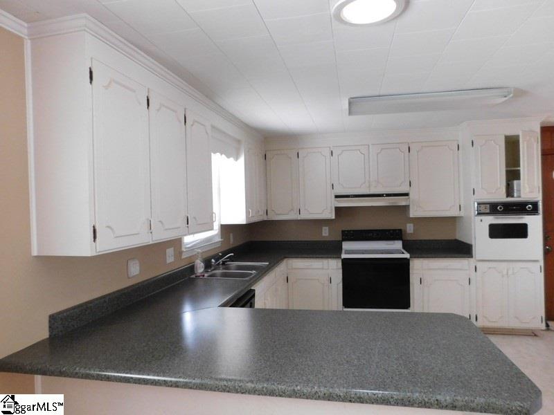 205 Davidson Street Clinton, SC 29325 - Photo 9 of 33 Gallery Image 9