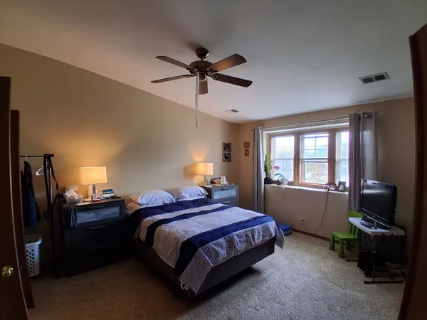 $2,100 | 2904 Heatherwood Drive, Unit 4, Schaumburg, IL 60107