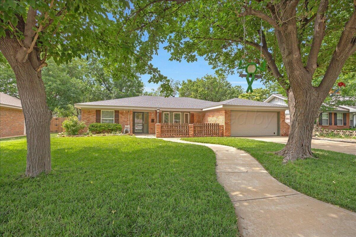 6215 Elmhurst Road Amarillo, TX 79106 - Photo 1 of 33 01-Front