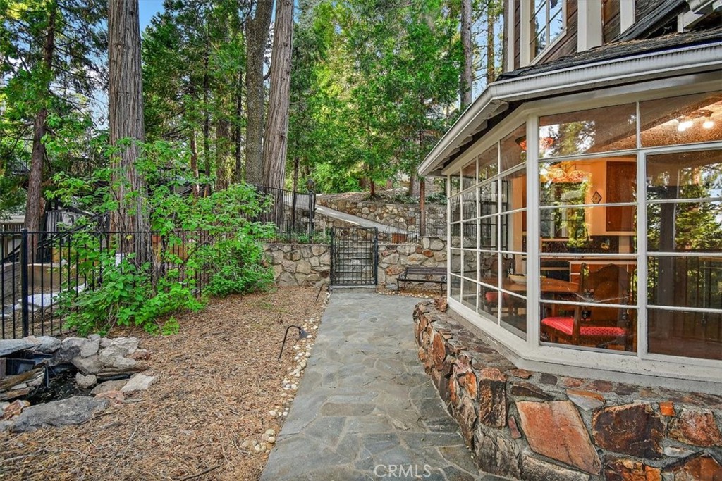 329 Summit Road Lake Arrowhead, CA 92352 - Photo 51 of 61