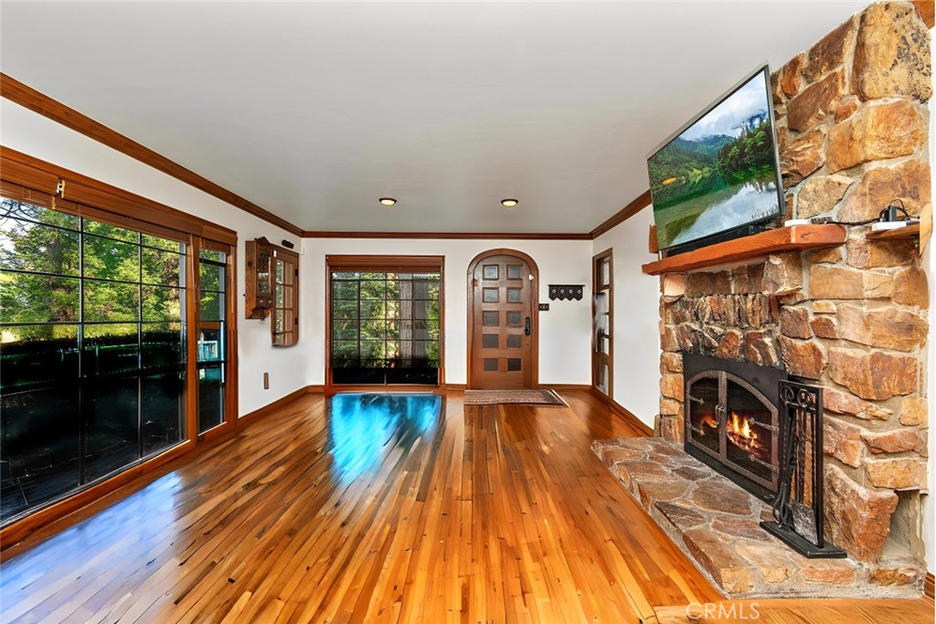 329 Summit Road Lake Arrowhead, CA 92352 - Photo 8 of 61