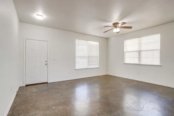 $1,525 | 723 Hometown Village, Joshua, TX 76058