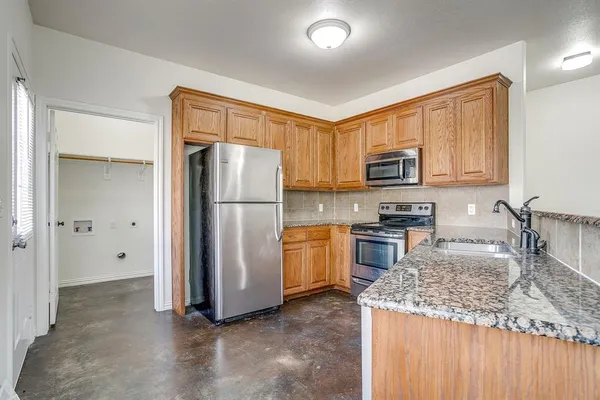 $1,525 | 723 Hometown Village, Joshua, TX 76058