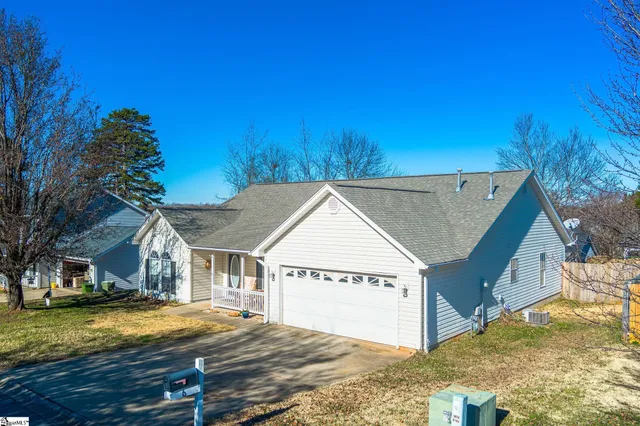 $305,000 | 6 Appalachian Lane, Mauldin, SC 29662