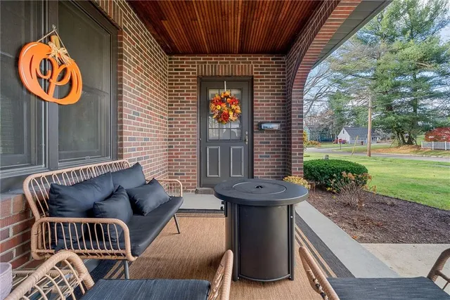 a view of outdoor space kitchen and patio