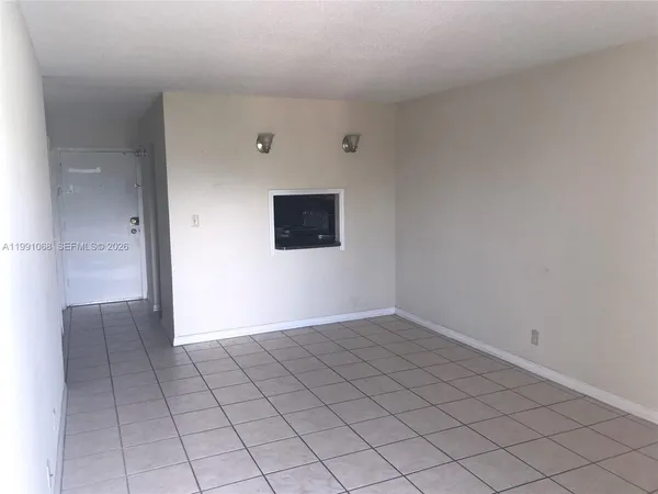 $1,750 | 4550 Northwest 9th Street, Unit 414E, Miami, FL 33126