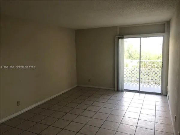 $1,750 | 4550 Northwest 9th Street, Unit 414E, Miami, FL 33126