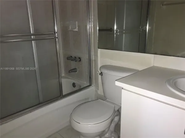 $1,750 | 4550 Northwest 9th Street, Unit 414E, Miami, FL 33126