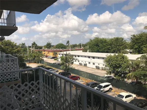 $1,750 | 4550 Northwest 9th Street, Unit 414E, Miami, FL 33126