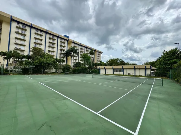 $1,750 | 4550 Northwest 9th Street, Unit 414E, Miami, FL 33126