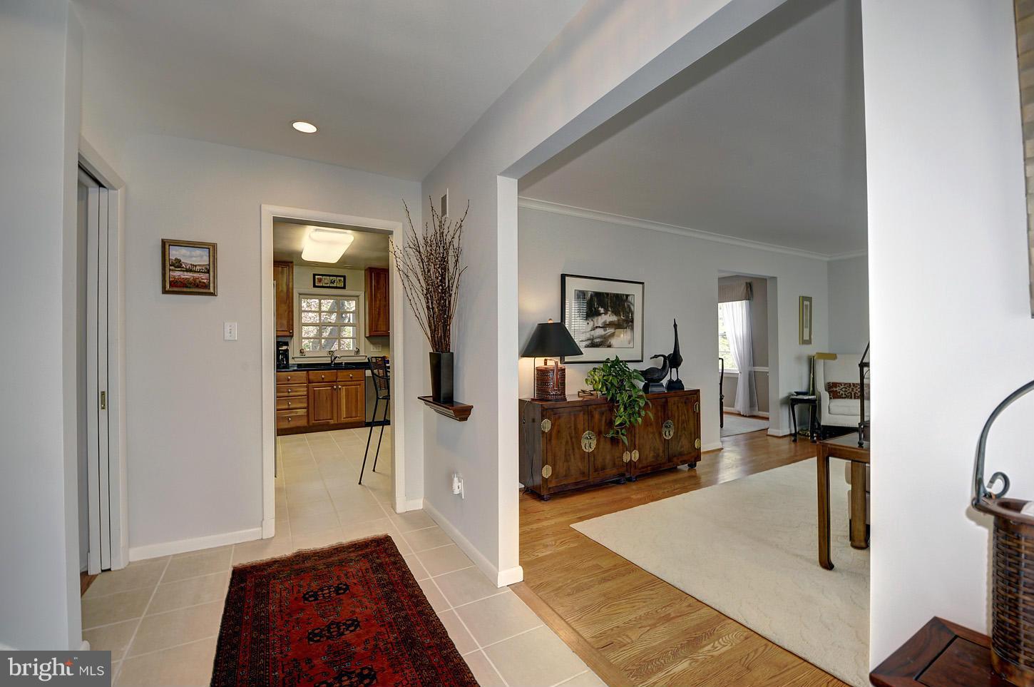 5617 Newington Road Bethesda, MD 20816 - Photo 3 of 30 Interior (General)