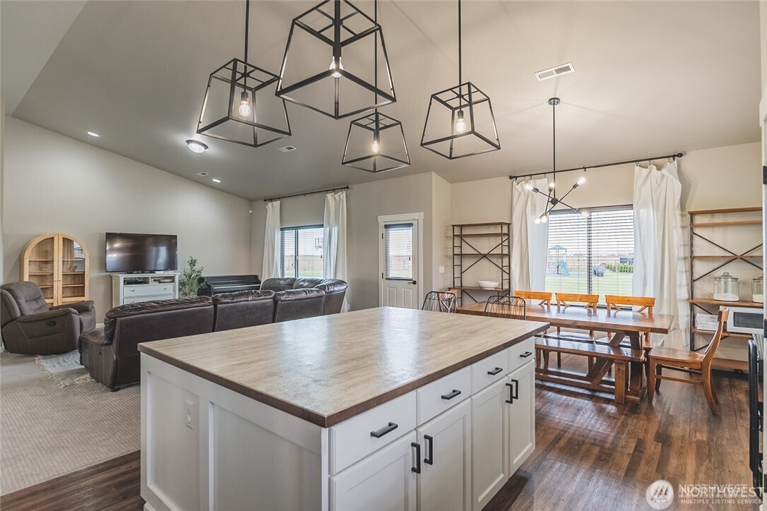 467 Se Road Moses Lake, WA 98837 - Photo 8 of 35