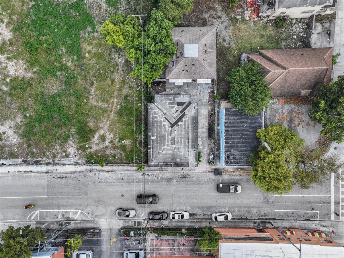 29 Southwest 9th Avenue Miami, FL 33130 - Photo 7 of 22 an aerial view of multiple house