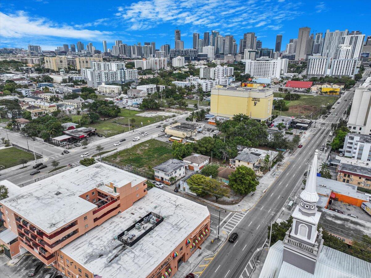 29 Southwest 9th Avenue Miami, FL 33130 - Photo 8 of 22 a city view