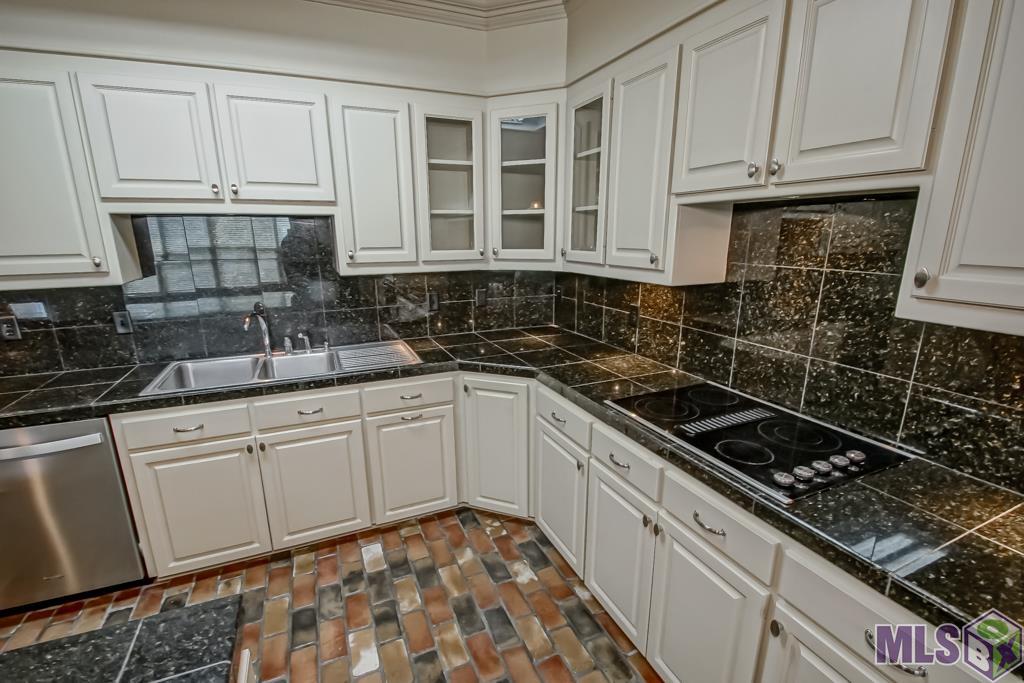 2321 Shadowbrook Drive Baton Rouge, LA 70816 - Photo 8 of 38