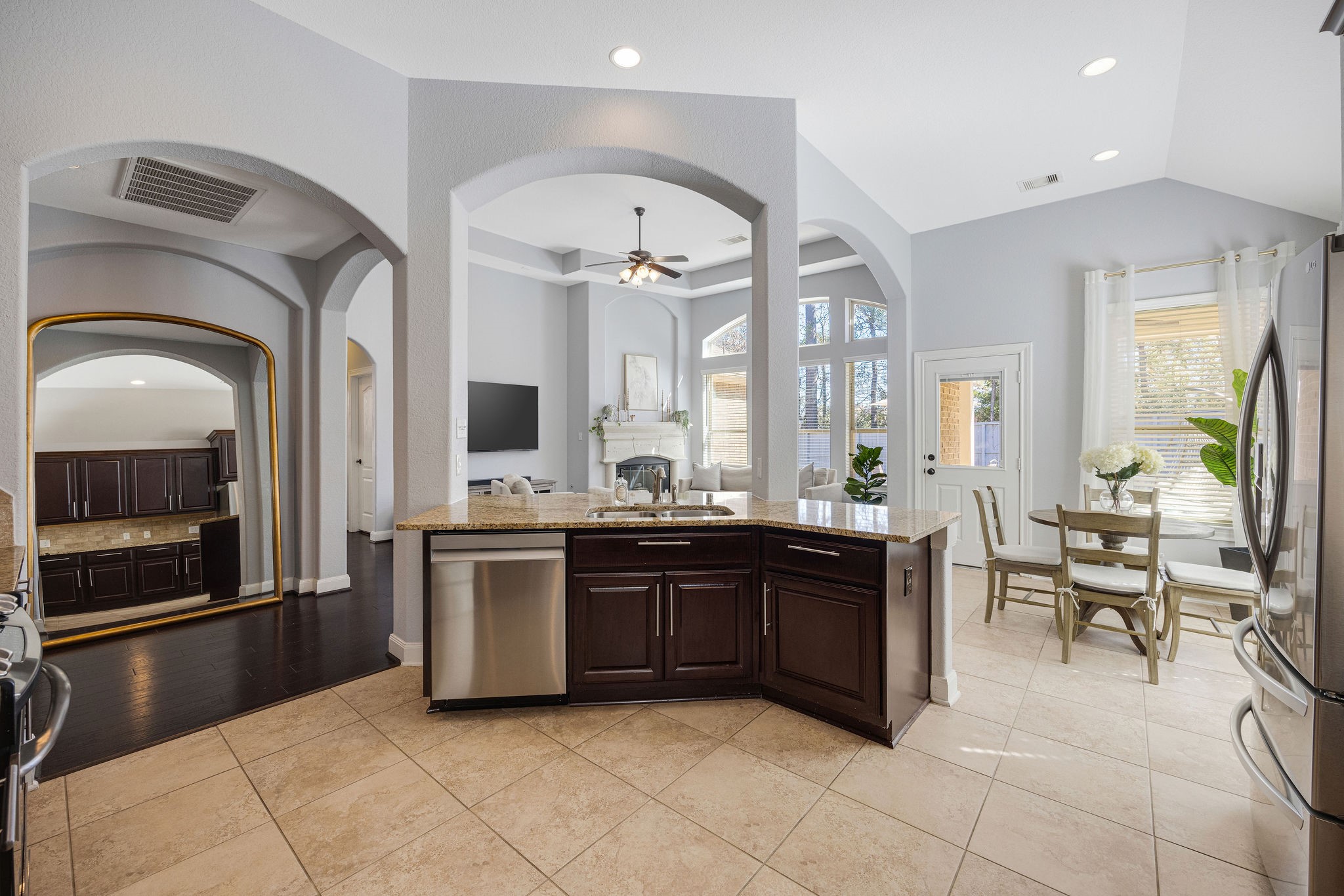 31 South Victoriana Circle Spring, TX 77389 - Photo 19 of 47