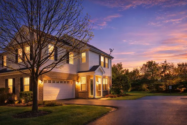$2,600 | 1447 Millbrook Drive, Algonquin, IL 60102