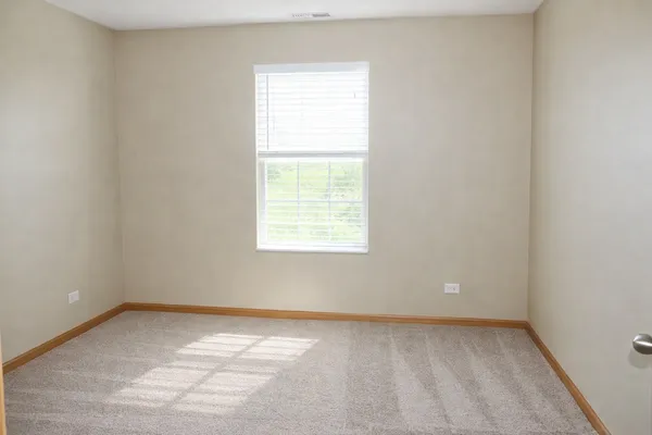 $2,600 | 1447 Millbrook Drive, Algonquin, IL 60102