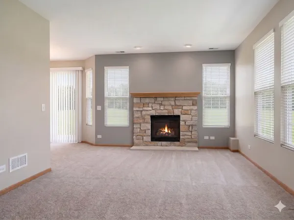 $2,600 | 1447 Millbrook Drive, Algonquin, IL 60102