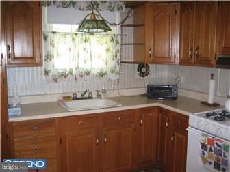 461 Rittenhouse Circle Havertown, PA 19083 - Photo 6 of 12 Kitchen