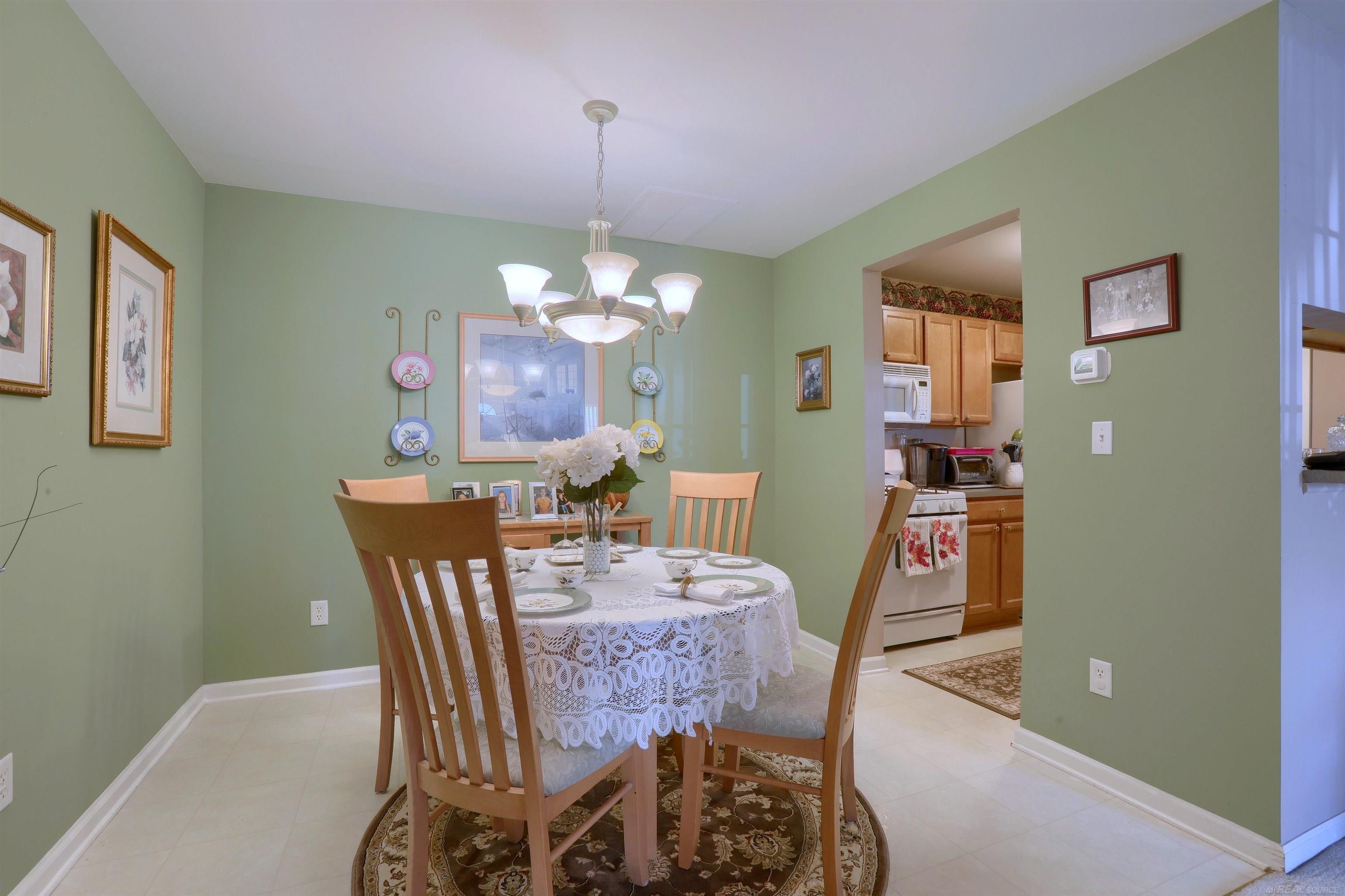 20656 Dunham Road Clinton Township, MI 48038 - Photo 8 of 24 50142123-942fb838-72d7-4adf-80c3-5352660cd853.JPG